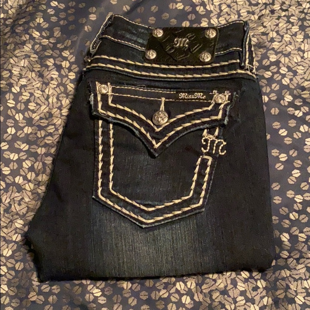Miss Me Cropped Capri Size 27